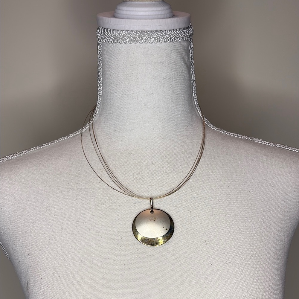 18” Silver Wire Pendant Necklace. Adjustable